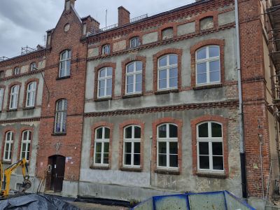 Remont elewacji budynku w  SP nr 15 w Gdańsku przy ul. Smoluchowskiego