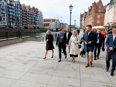 Nowe oblicze Długiego Pobrzeża – promenada otwarta dla spacerowiczów