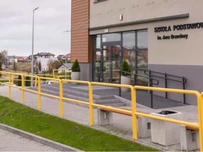 Nowe przestrzenie do nauki i rozwoju. Planowane inwestycje w szkołach na Kokoszkach i w Kiełpinie Górnym