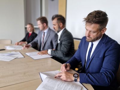 Podpisano umowę na budowę systemu kładek nad al. Jana Pawła II