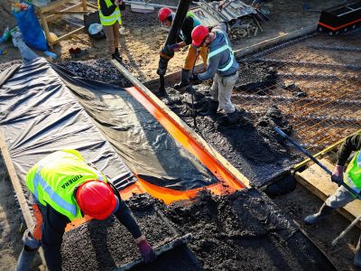 Trwa betonowanie  skateparku przy ul. Lenartowicza