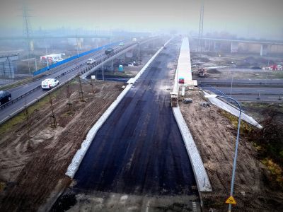Ułożono nawierzchnię na estakadzie na ul. Elbląskiej