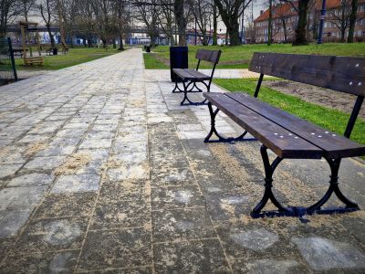 Rewaloryzacja Parku Siennickiego - remont chodnika